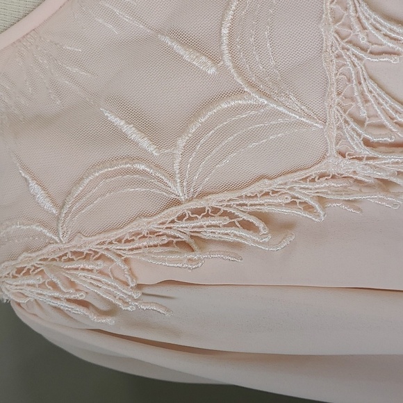 Liz Robers, vintage blouse. Size 12. Long sleeves, chiffon, lovely pearl buttons - Picture 3 of 12